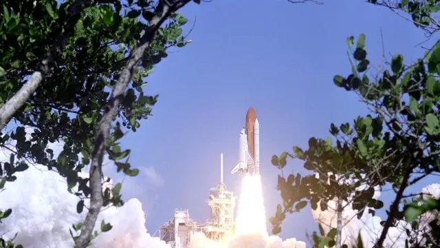 Программа космических челноков показала, что запуски в космос нельзя рассматривать как нечто рутинное