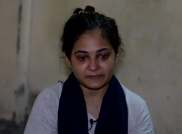 मीनाक्षी नेहा की बड़ी बहन 