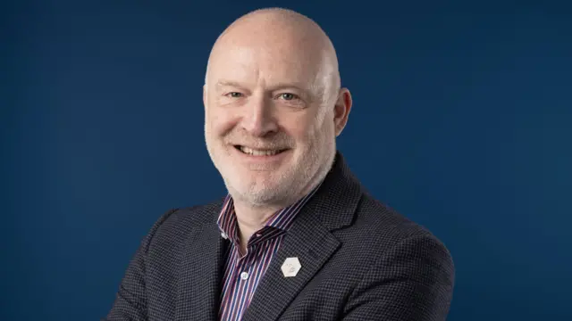 Profesor Allan Pacey