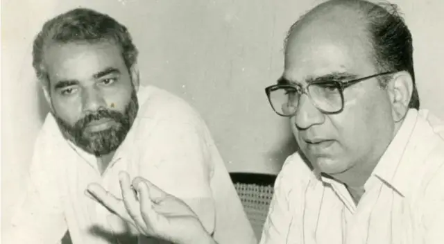 نریندر مودی ہماچل پردیش کے سابق وزیر اعلی شانتا کمار کے ساتھ