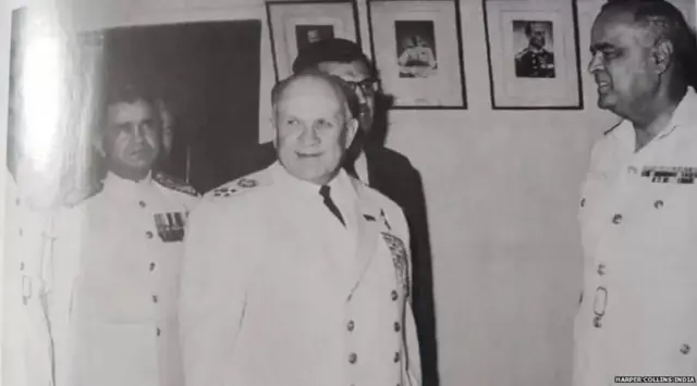 આઈએનએસ વિક્રાંત કરાચી બંદર હુમલો કે નાકાબંદીના અહેવાલ, વર્ષ 1971નું ભારત-પાકિસ્તાન યુદ્ધ તણાવ, ઑપરેશન ટ્રાઇડન્ટ, ઑપરેશન પાયથન, કરાચી બંદર ઉપર પેટ્રોલ ટૅન્કો સળગી, છ દિવસ સુધી આગ, બીબીસી ગુજરાતી આંતરરાષ્ટ્રીય સમાચાર