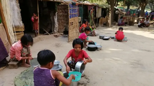 စစ်ရှောင်စခန်းက ကလေးငယ်တွေ