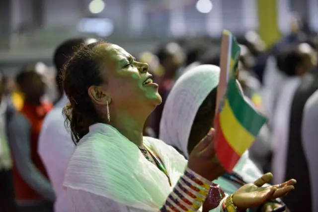 በሚሌኒየም አዳራሽ መዝሙር እና ስብከትን ጨምሮ ሌሎችም ሃይማኖታዊ ክንውኖች ተስተናግደዋል