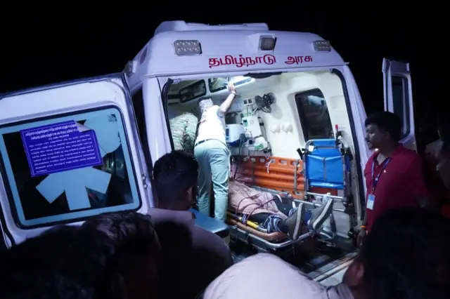 நீலகிரி: மீண்டும் ஒரு 'மஞ்சுமல் பாய்ஸ்' சம்பவம்: மலையில் விழுந்து உயிரோடு மீட்கப்பட்ட இளைஞர்!