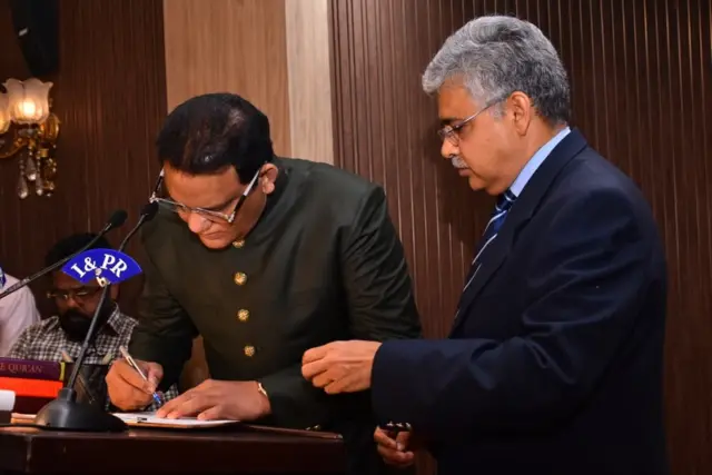 అజహరుద్దీన్ 