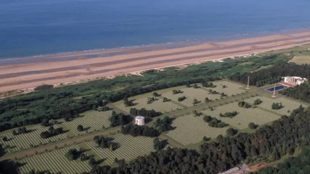 Vista aéreaaposta futebol 365cemitério às margensaposta futebol 365praia