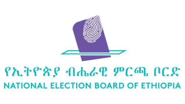 Onlayn porno Bir qizni sikayotgan besh kishining shaxsiy suratlari