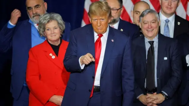 डोनाल़्ड ट्रंप 