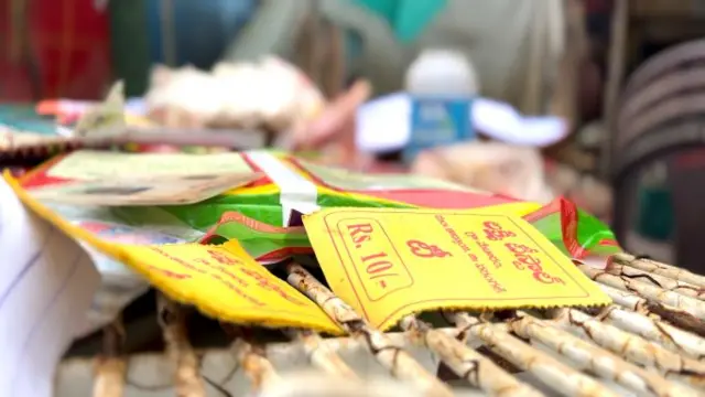 తడిచిన దేవుడి ఫోటోలు