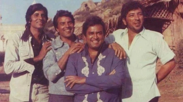 ஷோலே, பாலிவுட், திரைப்படங்கள், சலீம் கான் - ஜாவேத் அக்தர், அமிதாப் பச்சன், தர்மேந்திரா, சஞ்சீவ் குமார், 