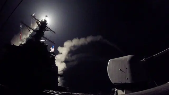 Запуск крылатых ракет по Сирии с эсминца