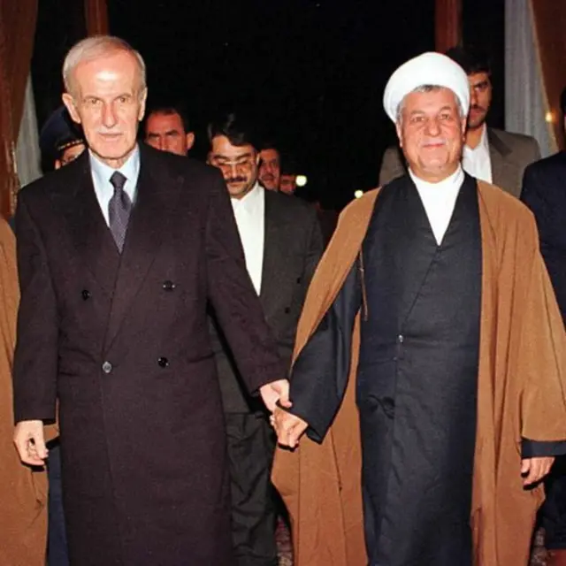 Hafez al Asad y el entonces presidente de Irán, Hashemi Rafsanjani, en 1997