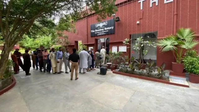 பாகிஸ்தான் பாம்பே பேக்கரி