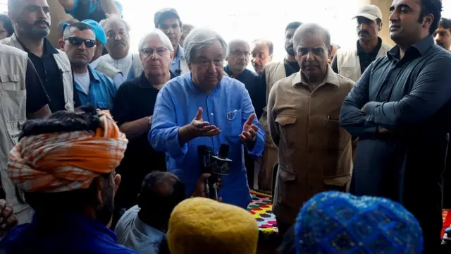 यूएन के महासचिव एटोनियो गुटेरेश के साथ शहबाज़ शरीफ़