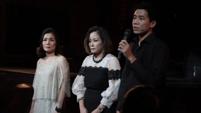Ba người con của nhạc sĩ Phó Đức Phương (từ trái sang): Phó Vũ Thư, Phó Khánh Chi và Phó Đức Hoàng