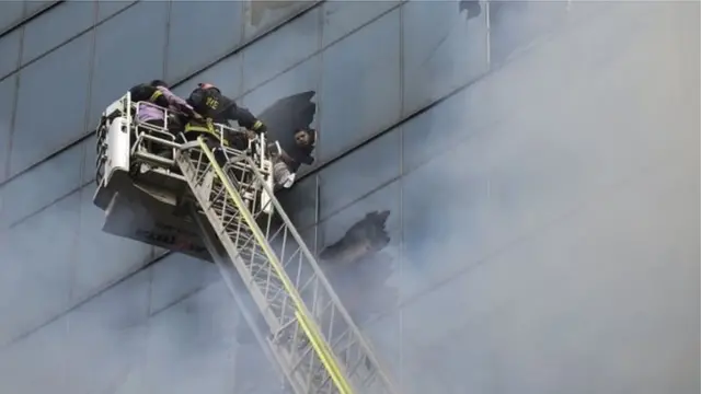 বনানীর আগুনের ঘট্নার পর ঢাকার ভবনগুলো পর্যবেক্ষণের কথা বলছে রাজউক
