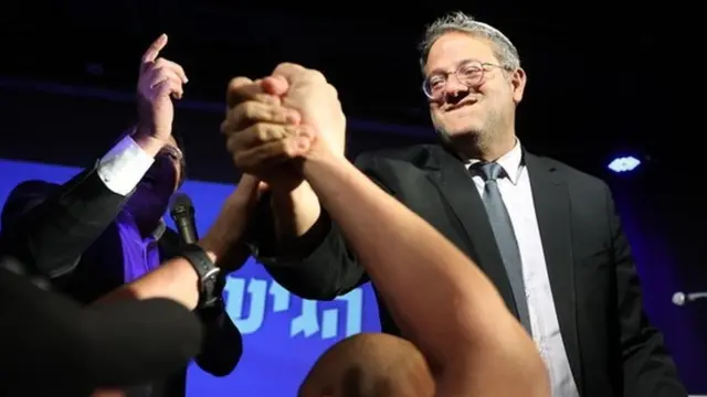 آقای بن گویر که پیشتر در مواردی خواهان اخراج فلسطینیهای مخالف اسرائیل، حتی نمایندگان عرب کنست شده بود، میخواهد در دولت جدید، وزیر امنیت عمومی شود.