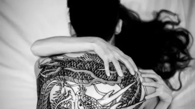 یہ تصویر کھینچنے کے بعد کلوئی کو لگا کہ ان کا مقصد حاصل ہو گیا ہے