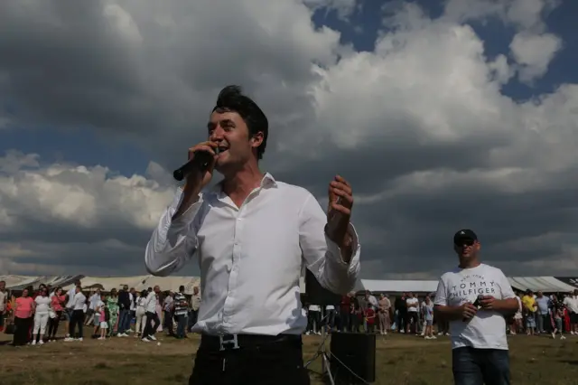 Vašar u Braćku predstavlja odličnu priliku za lokalne muzičare koji tada ostvaruju rekordne zarade.