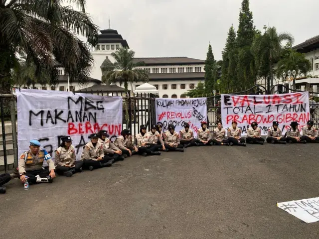 Tuntutan agar MBG dievaluasi gencar disuarakan para mahasiswa di Bandung, pada Senin (20/10).