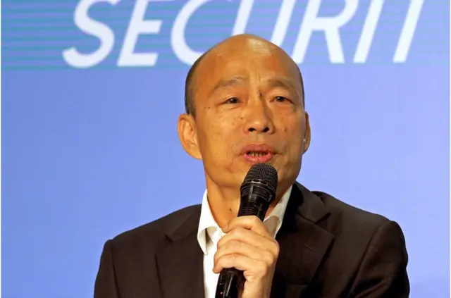 韩国瑜认为，不论北京或是香港政府，都应该倾听香港人民心声。