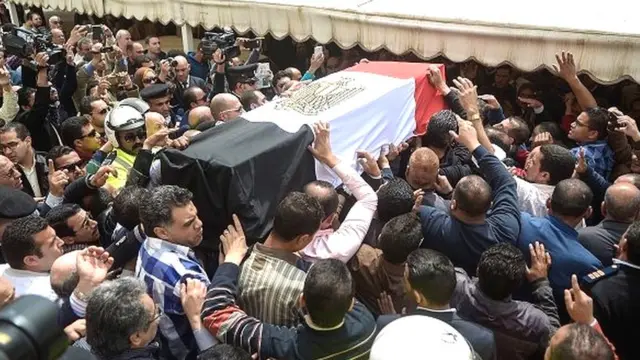 Cette attaque intervient un mois et demi après des attentats contre deux églises coptes, qui avaient fait 46 morts.