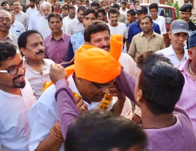 बेळगावच्या निवडणुकीचे चित्र 'मराठी विरुद्ध मराठी' असं झालं आहे.