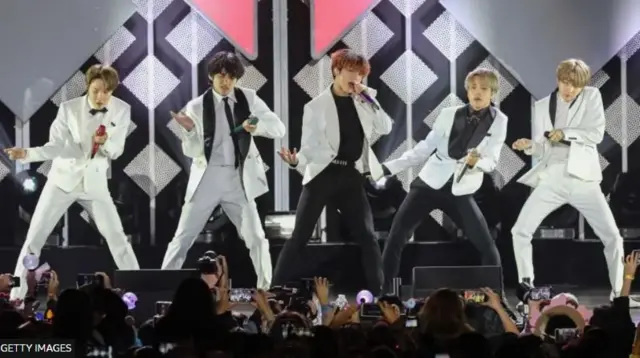 စစ်တပ်ထဲ၀င်ဖို့ ကွဲကွာသွားခဲ့ပြီးနောက် အရင်က အောင်မြင်မှုမျိုး BTS အဖွဲ့သားတွေ ပြန်ရနိုင်ပါ့မလား