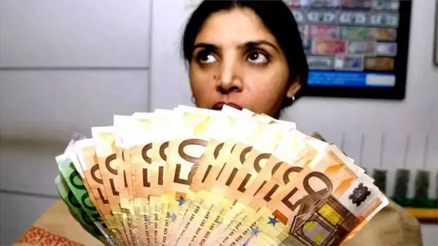 పాకిస్తానీ కరెన్సీ