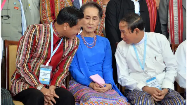ပင်လုံညီလာခံ ထပ်မကျင်းပနိုင်တဲ့အပေါ် တိုင်းရင်းသားတွေဘက်က ထောက်ပြ