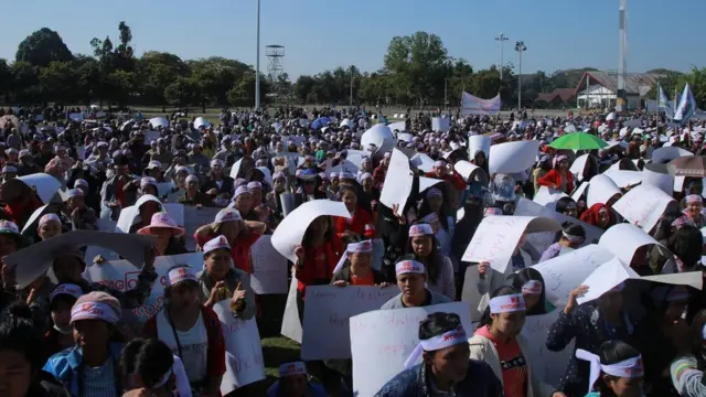 မြစ်ဆုံစီမံကိန်းရပ်ဖို့ မြစ်ကြီးနာမြို့က ဆန္ဒပြမြင်ကွင်း