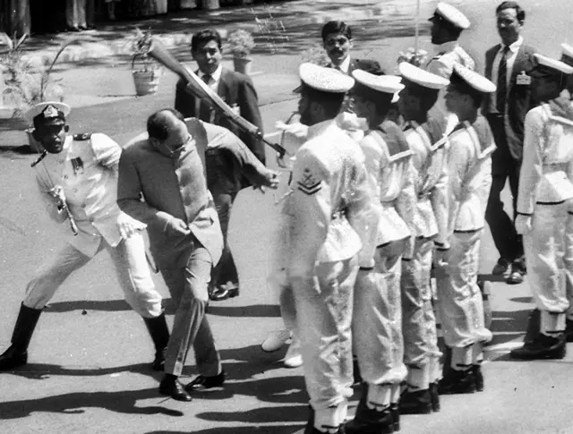 राजीव गांधी