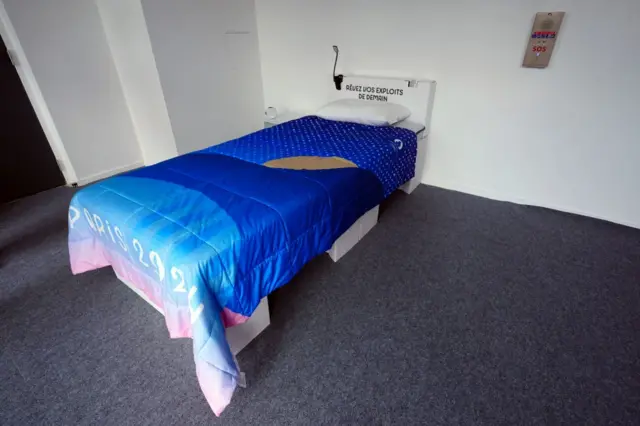 olimpijske igre u parizu, kreveti u olimpijskom selu