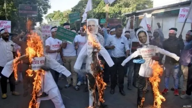 कैब पर प्रदर्शन