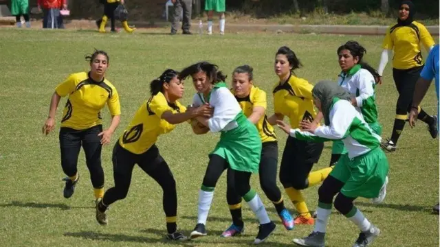 Pour Chaker un des rugbyman, ce ne sont pas des filles c'est avant tout des sportives qu'il voit évoluer depuis le tout début de l'aventure.