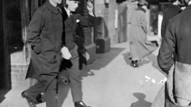 प्रियकराने केलेल्या गुन्ह्यासाठी तिला फाशी झाली, त्याला मात्र वाचवण्याचा प्रयत्न झाला...