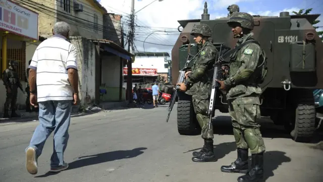 Ação do Exército na Maréquero apostar on line2014