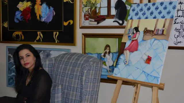 مع رسوماتها