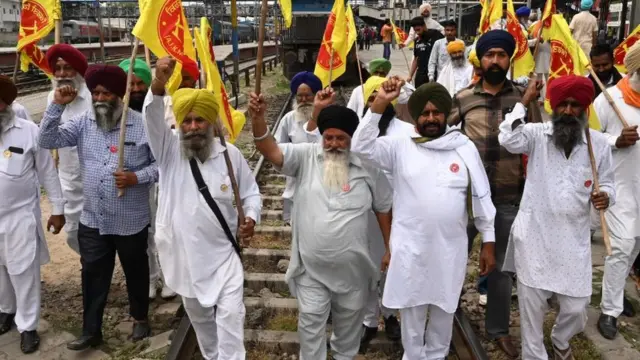 ਜ਼ਮੀਨ ਐਕੁਆਇਰ