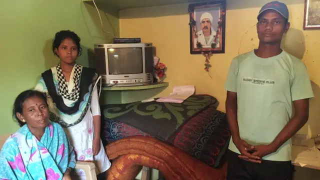 संदीप अपने परिवार के साथ