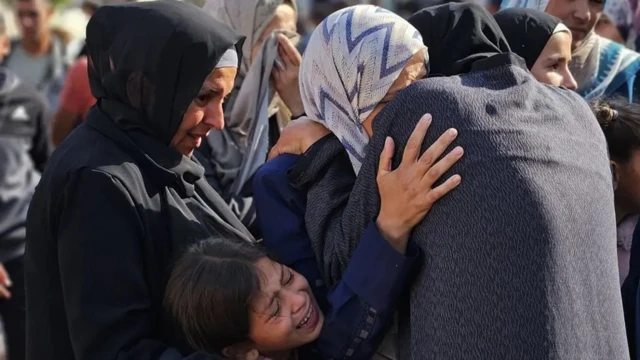 Плачущие палестинские женщины