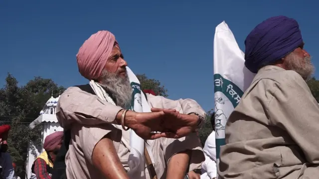 ਵਿਰੋਧ ਵਿੱਚ ਬੈਠੇ ਕਿਸਾਨ