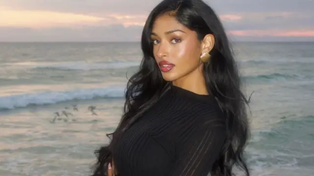 नॉर्थ कॅरोलिनामधील इन्फ्लुएन्सर काव्या संबसीवम