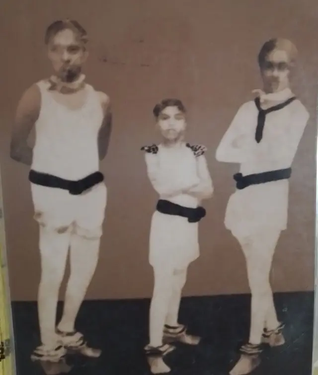 සර්කස් පැසිපියා ආරම්භකයින් පිනුම්කරුවන් ලෙස.. පැසිපියා නම තැබූ පබිලිස් මැද