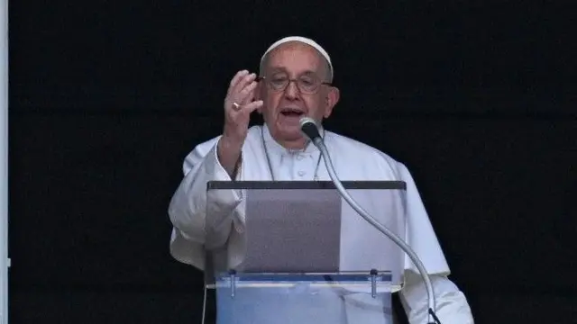 Papa Francis mu isengesho ryo ku cyumweru i Vatican