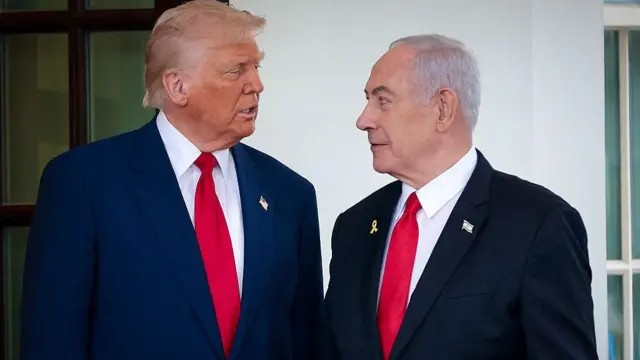 Algunos analistas creen que Netanyahu (dcha.) quiere evitar un acuerdo entre el gobierno de Trump y el régimen iraní.