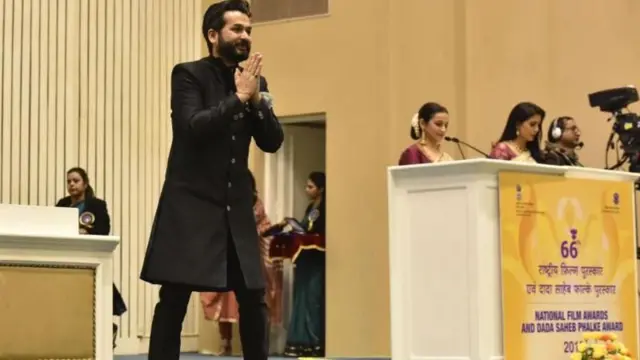 दिग्दर्शक आदित्य धर यांना त्यांच्या पहिल्याच 'उरी: द सर्जिकल स्ट्राईक' चित्रपटासाठी सर्वोत्कृष्ट दिग्दर्शक म्हणून राष्ट्रीय पुरस्कार मिळाला होता