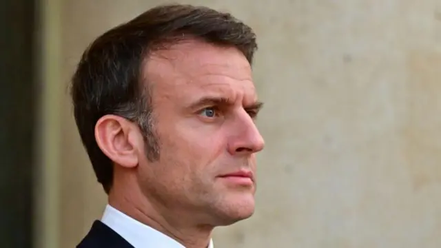 ఫ్రాన్స్ అధ్యక్షుడు ఎమ్మాన్యుయేల్ మేక్రాన్