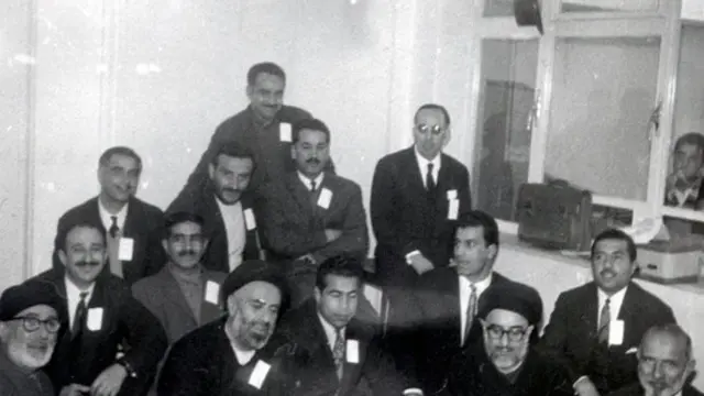 تختی در جمع اعضای جبهه ملی دوم