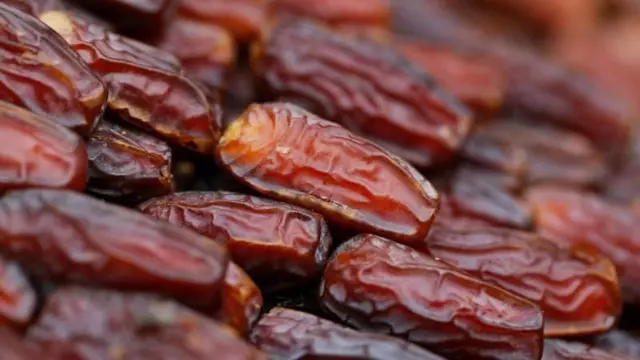 এবার রোজার আগেই বেড়েছে খেজুরের দাম